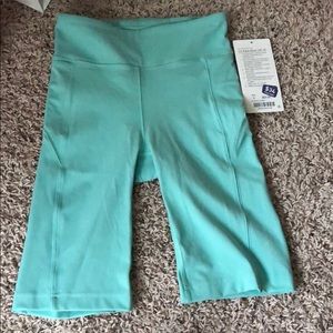 Lululemon On pace shorts